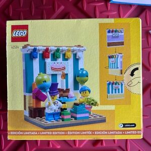 LEGO Limited Edition Cake Shop Set - Blue, Green, Yellow